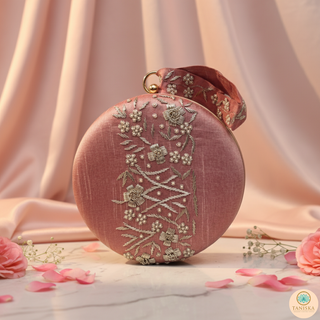 Exquisite Statement Clutch Bags for Every Occasion