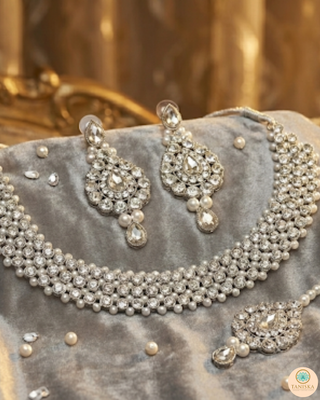 The Aurora Necklace Set