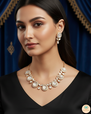White Kundan Traditional Necklace Set - Antique Gold