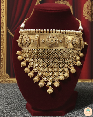 The Royal Antique Gold Majesty Necklace Set