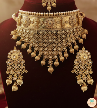 The Royal Antique Gold Majesty Necklace Set