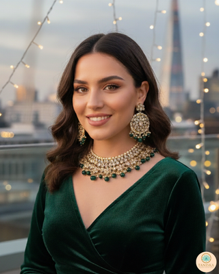 Pearly Antique Gold Necklace Set (Necklace, Earrings, Tikka) - Gold / Emerald Green