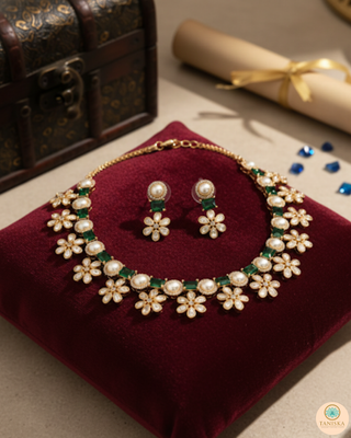 The Royal Emerald Bloom Necklace Set