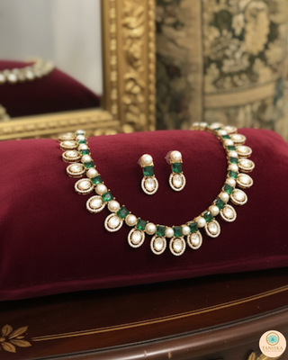 The Verra Necklace Set (Emerald Green)
