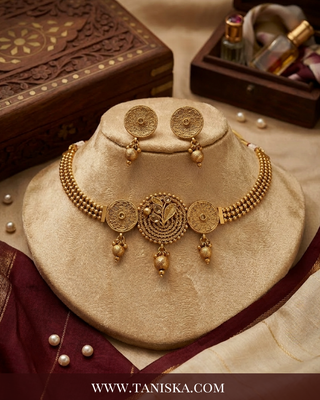 The Golden Foliage Heritage Choker