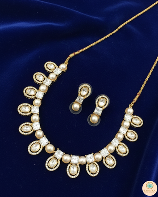 The Verra Necklace Set (Golden)