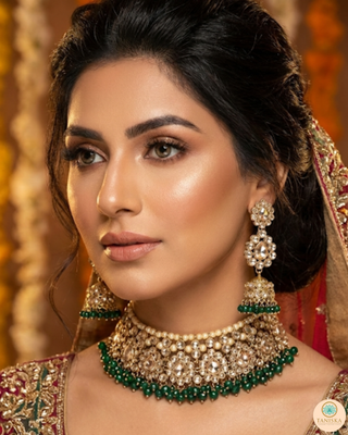 Pearly Antique Gold Necklace Set (Necklace, Earrings, Tikka) - Golden / Emerald Green