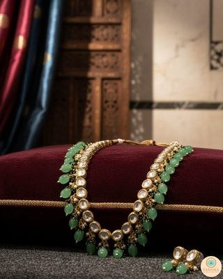 Royal Kundan & Emerald Green Long Haar