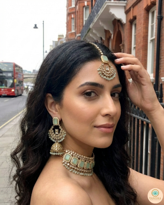 The Vintage Glow Heritage Necklace Set