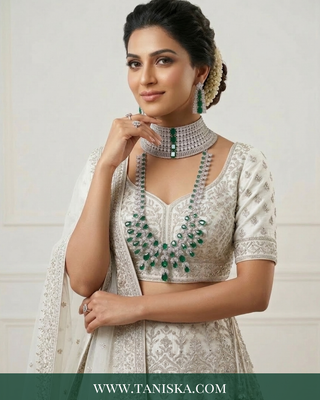 The Emerald Radiance Diamond Bridal Set