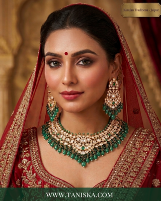 Imperial Emerald Kundan Necklace & Earring Set