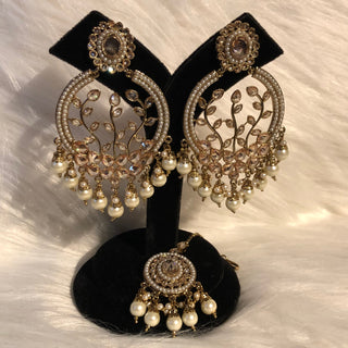 ALIA Designer Earring & Tikka Set - Pearl White / Golden