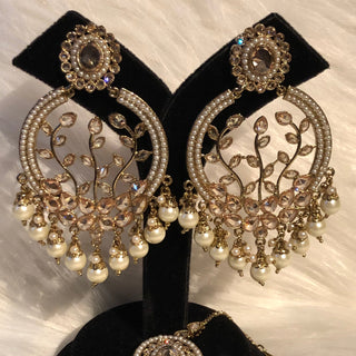 ALIA Designer Earring & Tikka Set - Pearl White / Golden