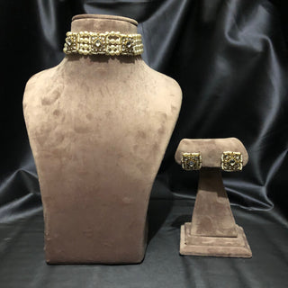 ROYAL Pearl Necklace Set - Golden - Necklace Set