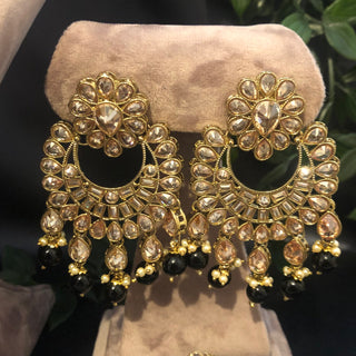 Pearly Antique Gold Necklace Set (Necklace Earrings Tikka) - Golden / Black - Necklace Set