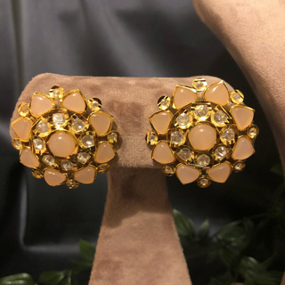 Luxury coral and peach beaded Kundan choker necklace set with matching earrings, elegant statement jewelry for South Asian bridal weddings and receptions.