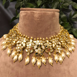 Luxury golden glass work Kundan bridal necklace set with matching earrings and headpiece, exquisite statement jewelry for South Asian weddings and nikah ceremonies.