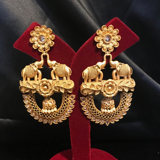 TANISHQ Designer Elephant (Hati) Antique Gold Earrings - Clear