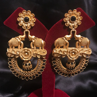 TANISHQ Designer Elephant (Hati) Antique Gold Earrings - Black
