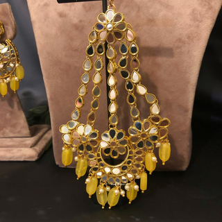 Luxury yellow glass work Kundan bridal necklace set with matching earrings and headpiece, statement jewelry for South Asian weddings and nikah ceremonies.