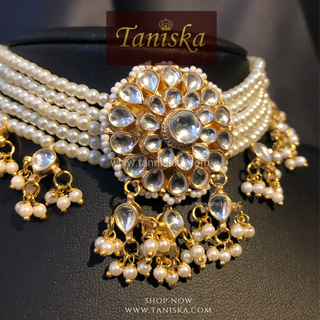 ANAYAT Golden Pachi Kundan Necklace Set