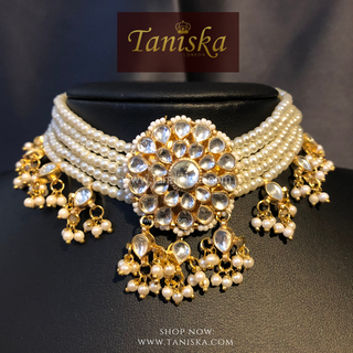 ANAYAT Golden Pachi Kundan Necklace Set