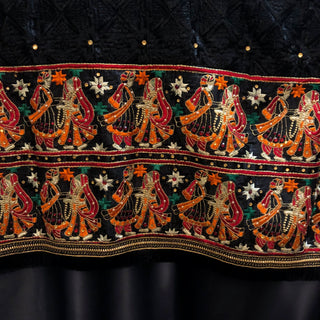 The Dulha-Dulhan Phulkari Dupatta / Indian Shawl