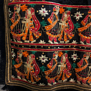 The Dulha-Dulhan Phulkari Dupatta / Indian Shawl