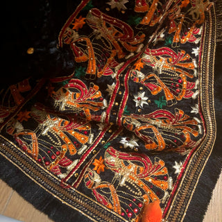 The Dulha-Dulhan Phulkari Dupatta / Indian Shawl