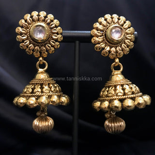 Antique Gold Kundan Earrings - Golden