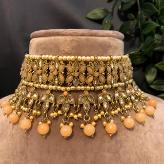 Pearly Antique Gold Necklace Set (Necklace, Earrings, Tikka) - Golden / Peach