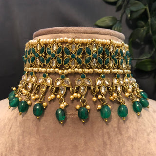 Pearly Antique Gold Necklace Set (Necklace, Earrings, Tikka) - Golden / Emerald Green