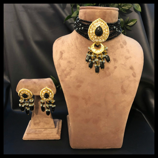 Luxury black glass work Kundan bridal necklace set with matching earrings and headpiece, statement jewelry for South Asian weddings and nikah ceremonies.