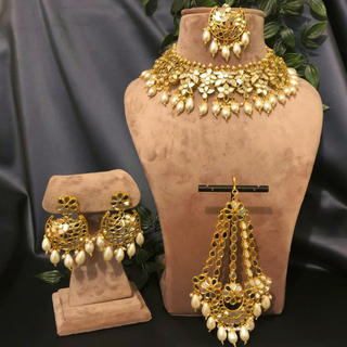 Luxury golden glass work Kundan bridal necklace set with matching earrings and headpiece, exquisite statement jewelry for South Asian weddings and nikah ceremonies.