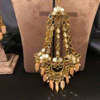 Luxury peach glass work Kundan bridal necklace set with matching earrings and headpiece, statement jewelry for South Asian weddings and nikah ceremonies.