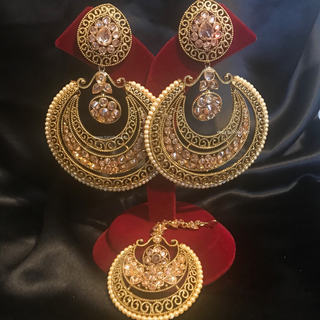 TANISHQ Large Statement Antique Gold Earrings & Tikka Set