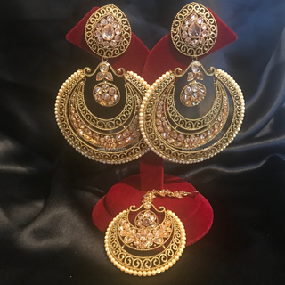 TANISHQ Large Statement Antique Gold Earrings & Tikka Set