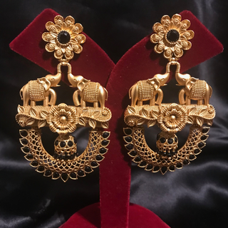 TANISHQ Designer Elephant (Hati) Antique Gold Earrings - Black
